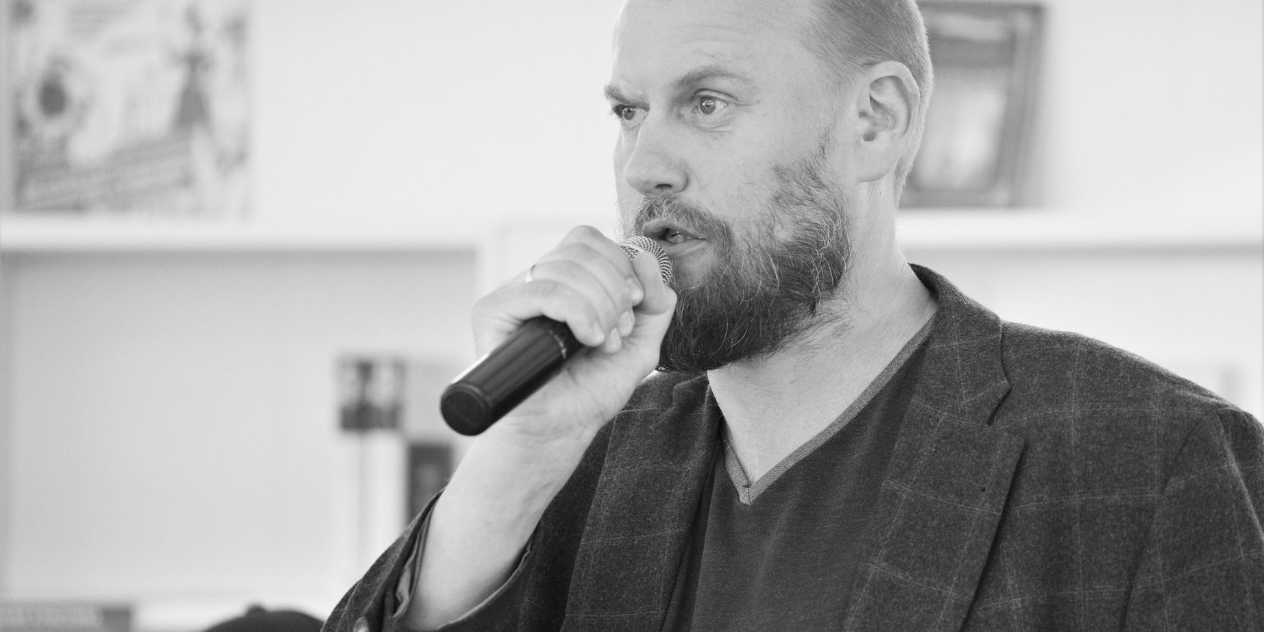 Андрей Родионов, поэт, драматург, ведущий творческой лаборатории фестиваля «Хомяков home. Стихи и звуки»